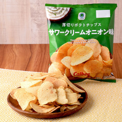 [패밀리마트] 두껍게 썬 감자칩 사워크림 어니언 맛 80g